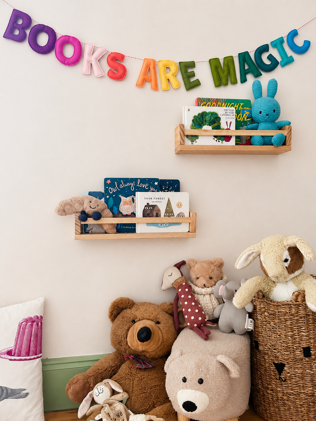 BOOKS ARE MAGIC Decorative Rainbow Felt Garland