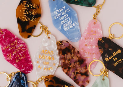 DON'T KISS GIRLS WHO DON'T READ BOOKS Book Lover Motel Keyring